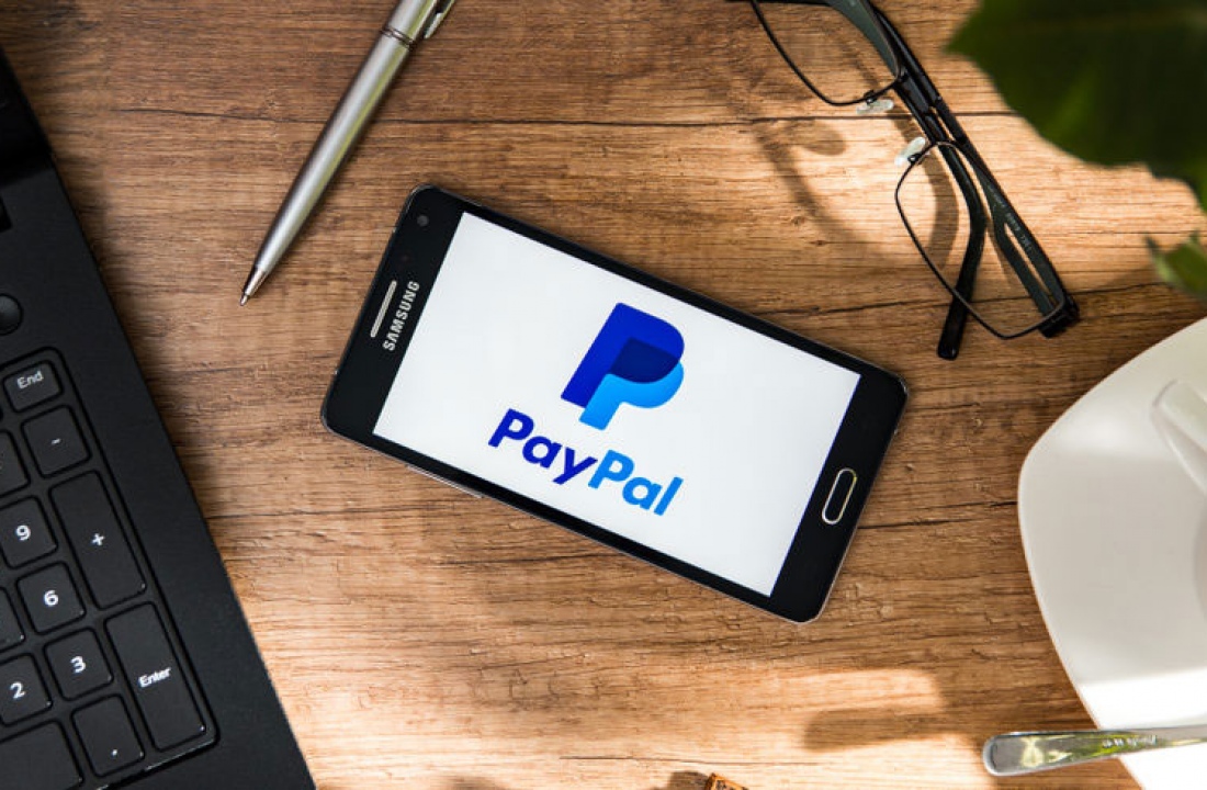 Which brokers accept PayPal for deposits and money withdrawals?