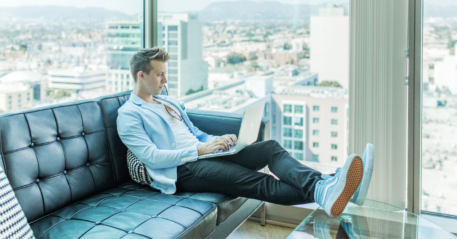 Trading for a living: accessibility does not necessarily mean success